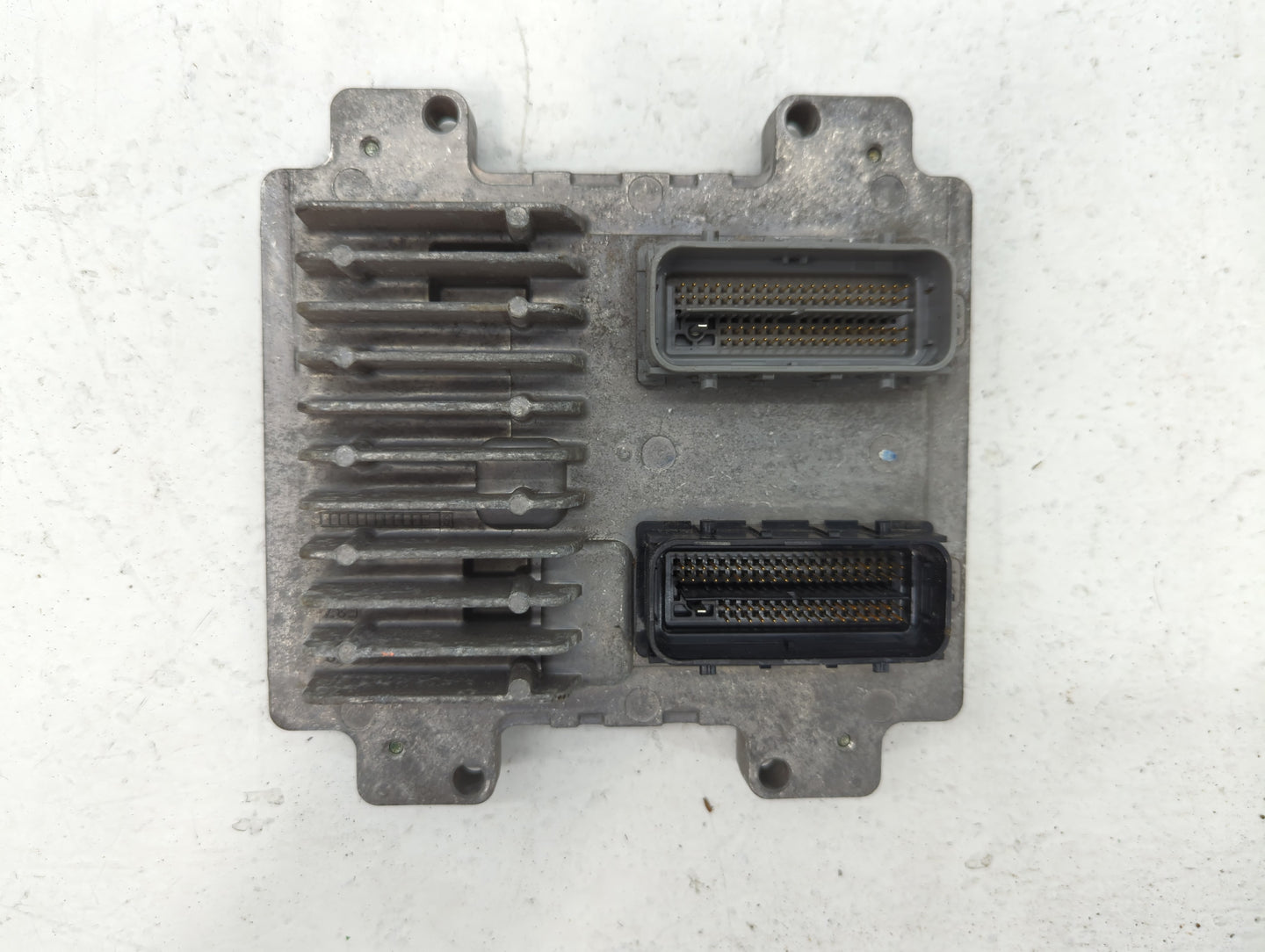 2007-2011 Chevrolet Hhr PCM Engine Control Computer ECU ECM PCU OEM P/N:12630186 E37 12630186 Fits OEM Used Auto Parts - Oem