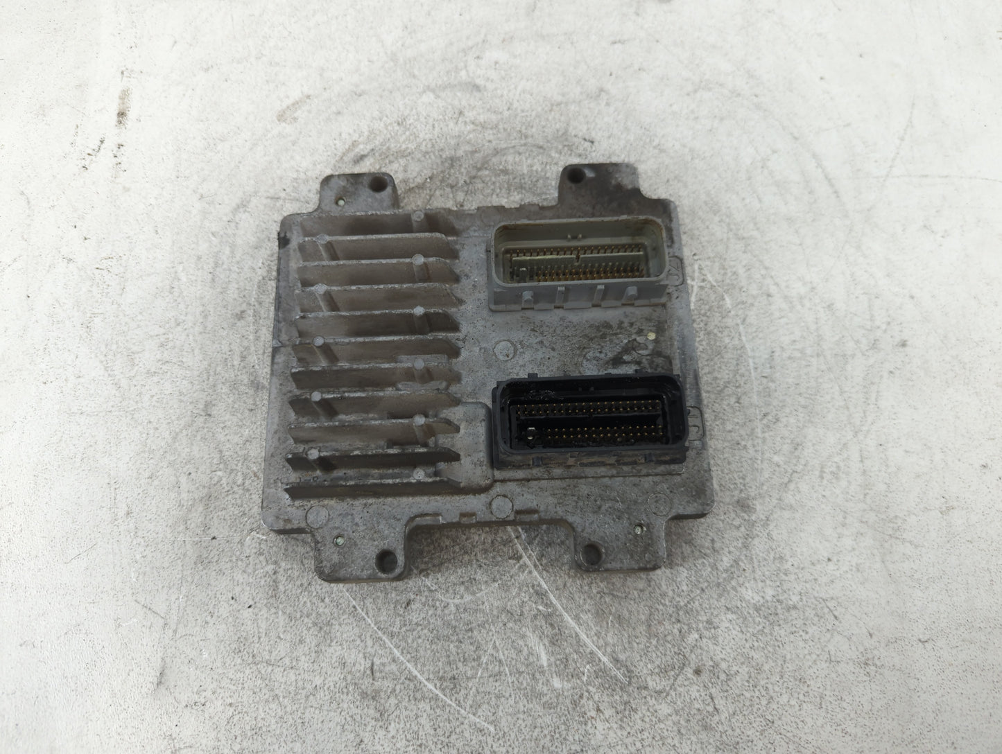 2007-2011 Chevrolet Hhr PCM Engine Control Computer ECU ECM PCU OEM P/N:12630186 E37 12630186 Fits OEM Used Auto Parts - Oem