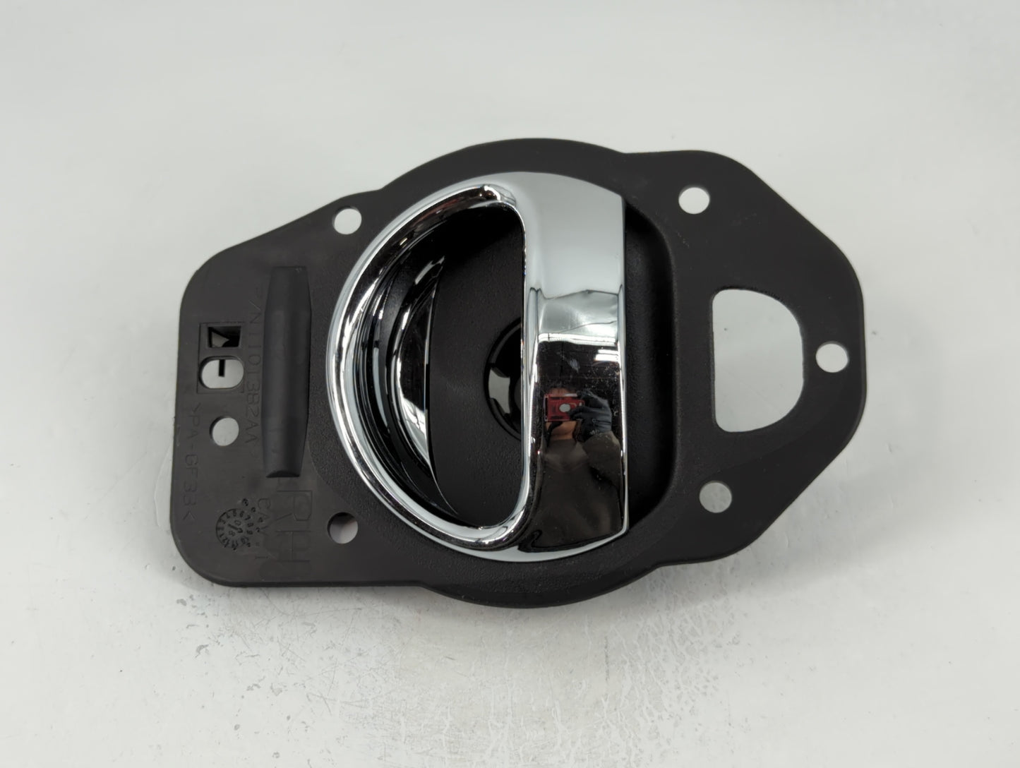 2009 Chevrolet Hhr Passenger Side Front Inside Door Handle Oem - Oemusedautoparts1.com