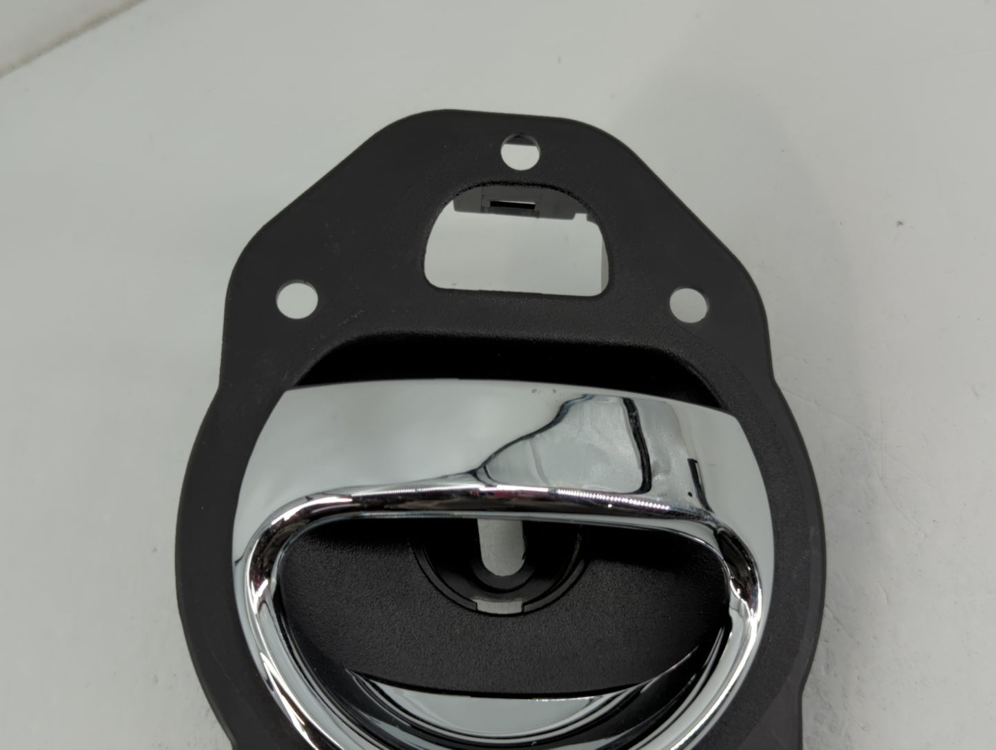 2009 Chevrolet Hhr Passenger Side Front Inside Door Handle Oem - Oemusedautoparts1.com