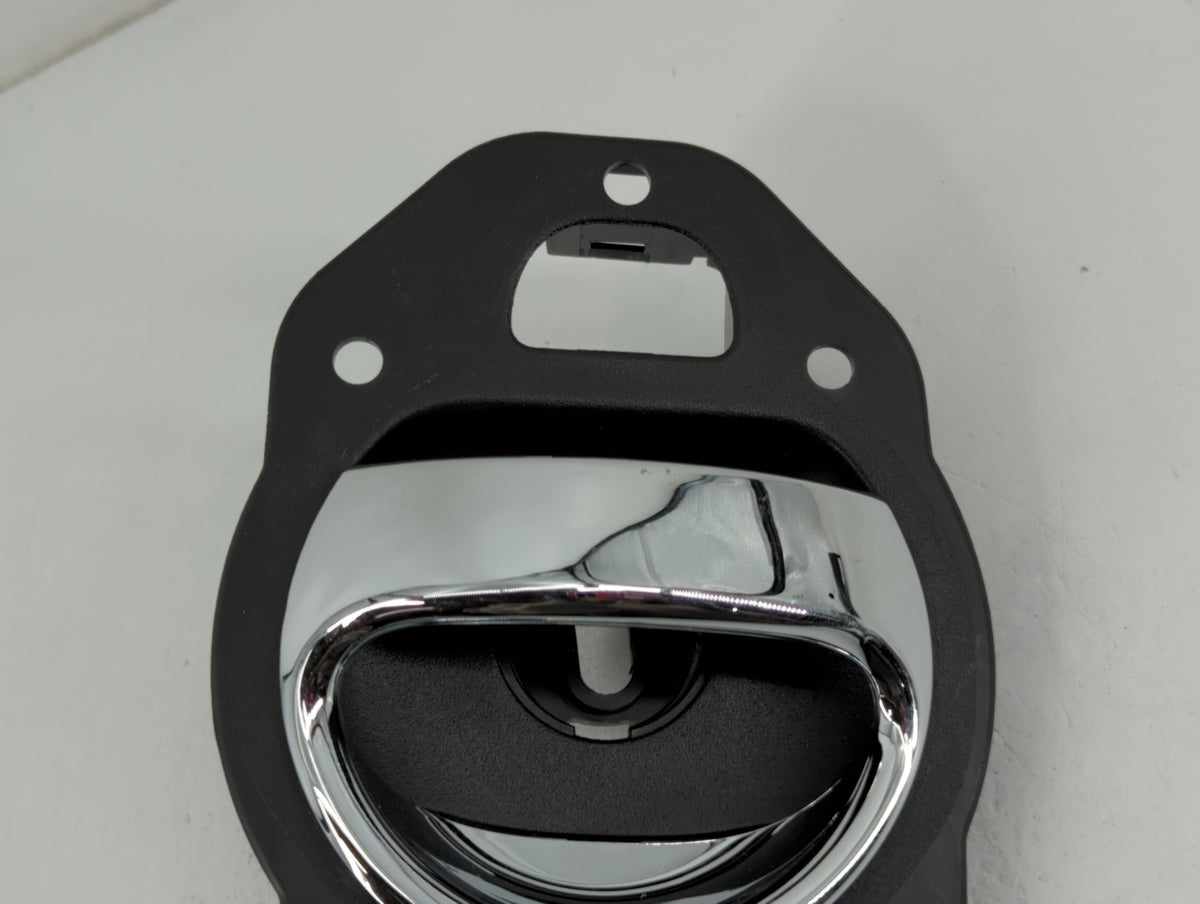 2009 Chevrolet Hhr Drivers Side Inside Front Door Handle Oem - Oemusedautoparts1.com