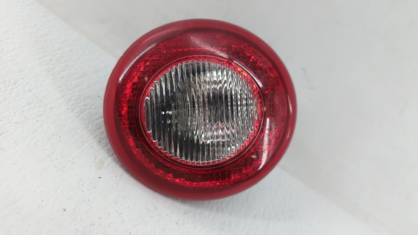 2009 Chevrolet Hhr Tail Light Assembly Passenger Right OEM P/N:25863812 25823015, 15875484 Fits Fits 2006 2007 2008 2010 201