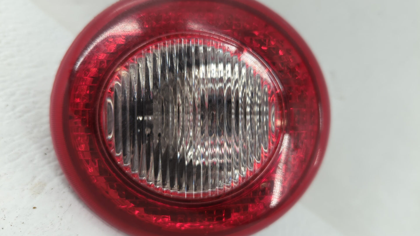 2009 Chevrolet Hhr Tail Light Assembly Passenger Right OEM P/N:25863812 25823015, 15875484 Fits Fits 2006 2007 2008 2010 201