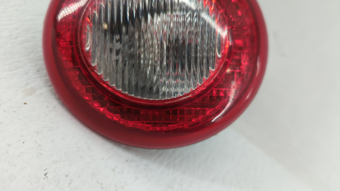 2009 Chevrolet Hhr Tail Light Assembly Passenger Right OEM P/N:25863812 25823015, 15875484 Fits Fits 2006 2007 2008 2010 201
