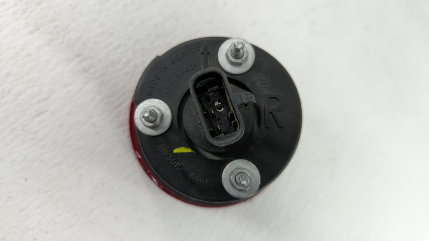 2009 Chevrolet Hhr Tail Light Assembly Passenger Right OEM P/N:25823015 Fits Fits 2006 2007 2008 2010 2011 OEM Used Auto Par