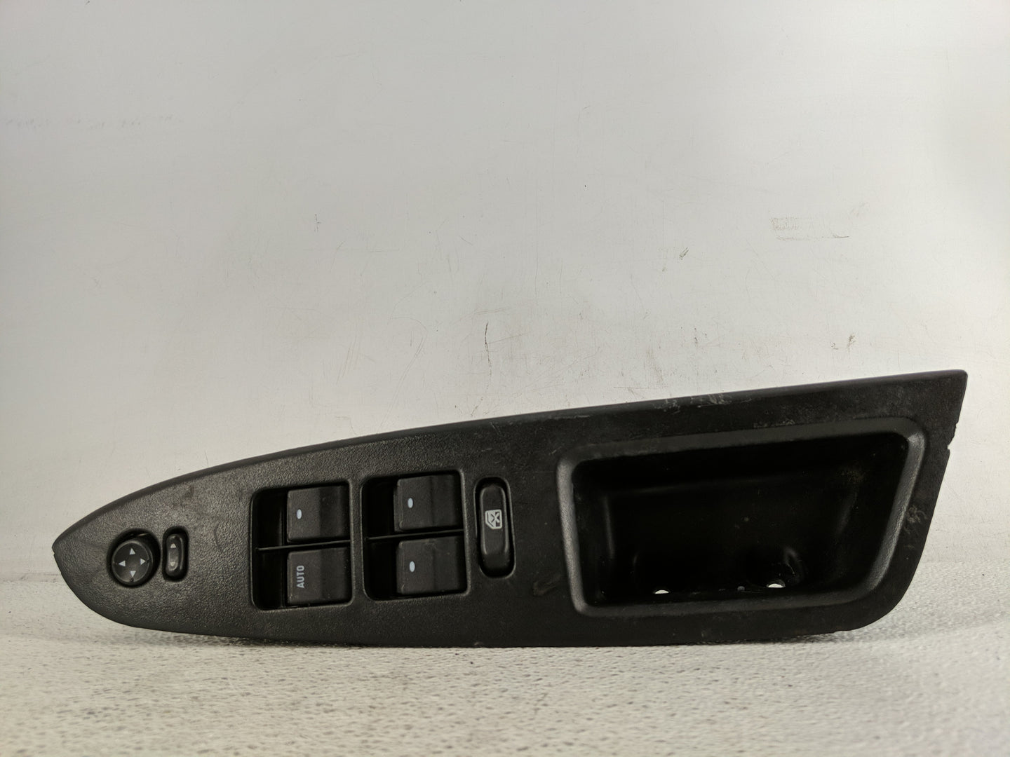 2009-2016 Chevrolet Impala Master Power Window Switch Replacement Driver Side Left P/N:25828893 Fits OEM Used Auto Parts - O