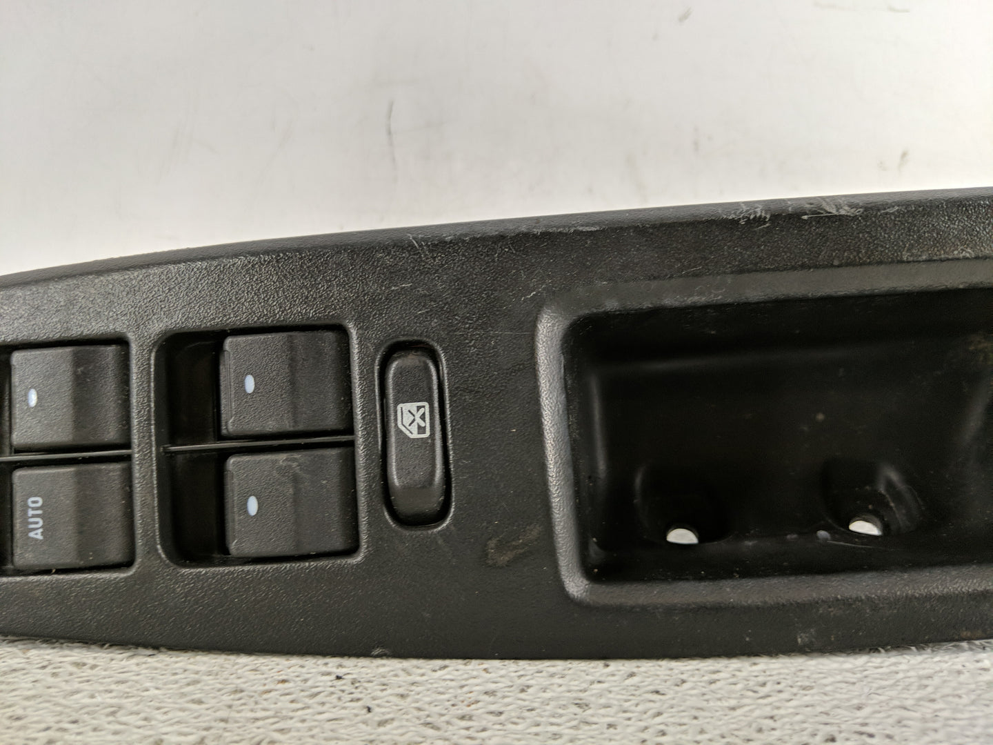 2009-2016 Chevrolet Impala Master Power Window Switch Replacement Driver Side Left P/N:25828893 Fits OEM Used Auto Parts - O