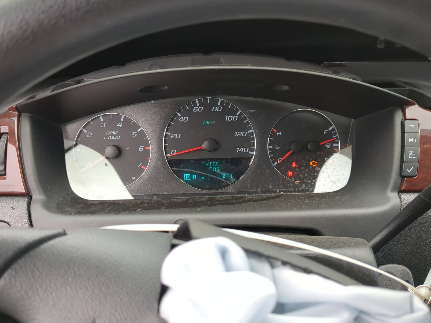 2009-2011 Chevrolet Impala Instrument Cluster Speedometer Gauges Miles:137K Fits Fits 2009 2010 2011 OEM Used Auto Parts - O