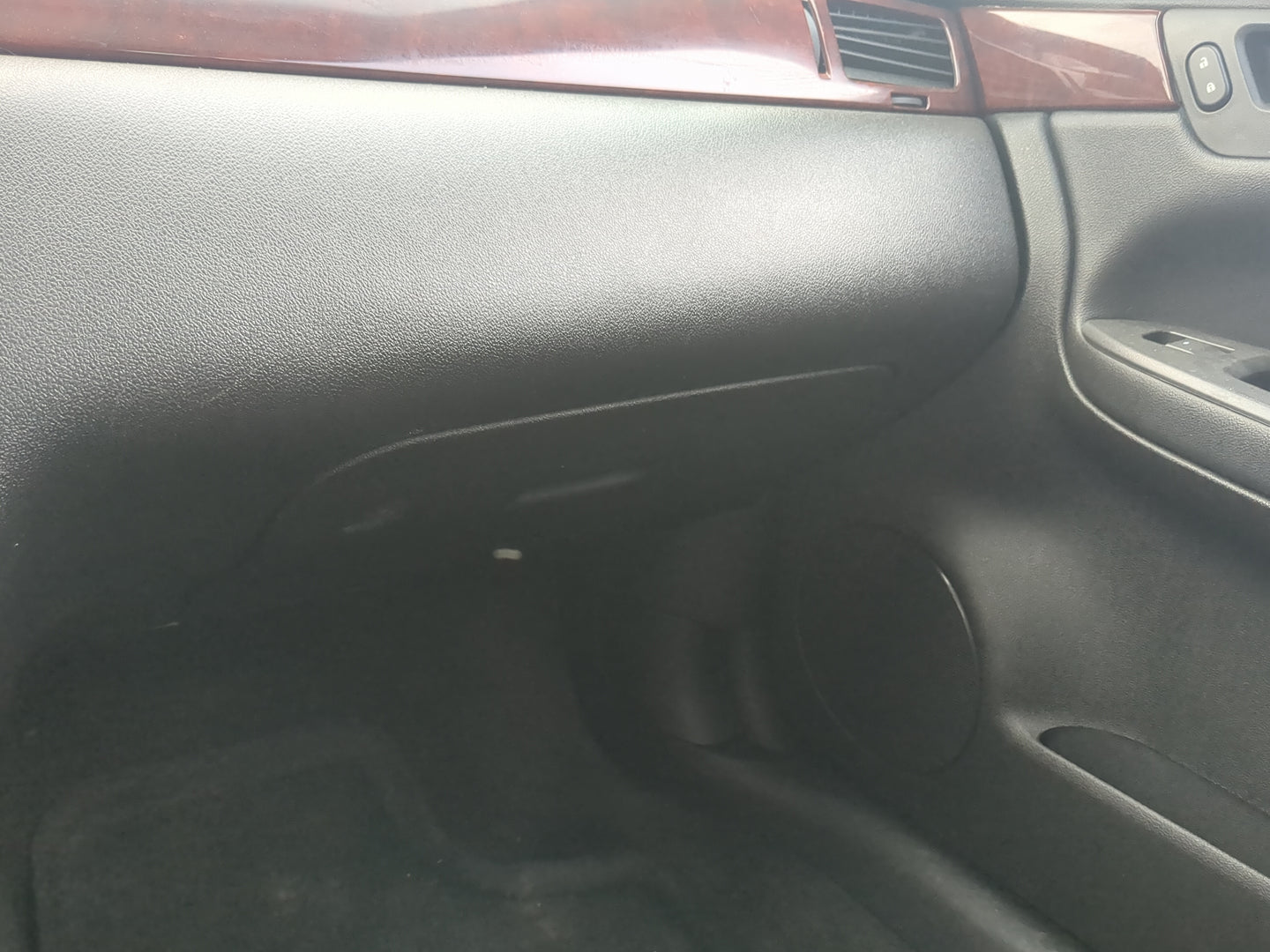 2009 Chevrolet Impala Passenger Glove Box Door Storage Compartment - Oemusedautoparts1.com