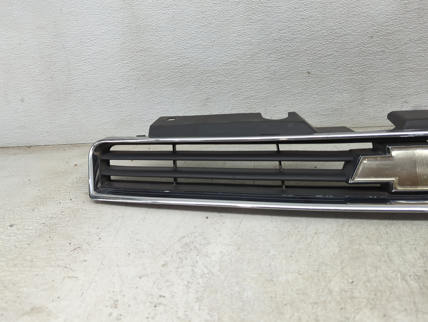 2006-2011 Chevrolet Impala Front Grille Bumper Not Included 1225962 - Oemusedautoparts1.com