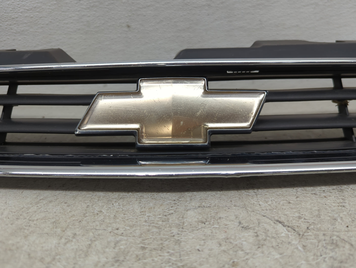 2006-2011 Chevrolet Impala Front Grille Bumper Not Included 1225962 - Oemusedautoparts1.com