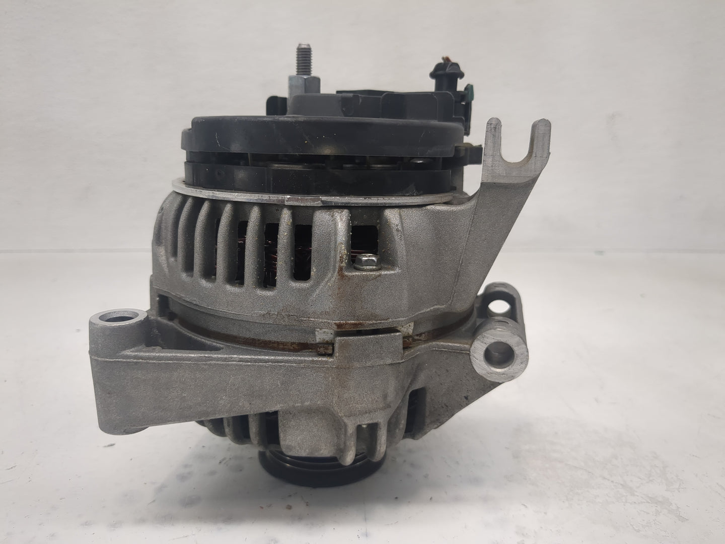 2006-2011 Chevrolet Impala Alternator Replacement Generator Charging Assembly Engine OEM P/N:0 124 425 102 Fits OEM Used Aut