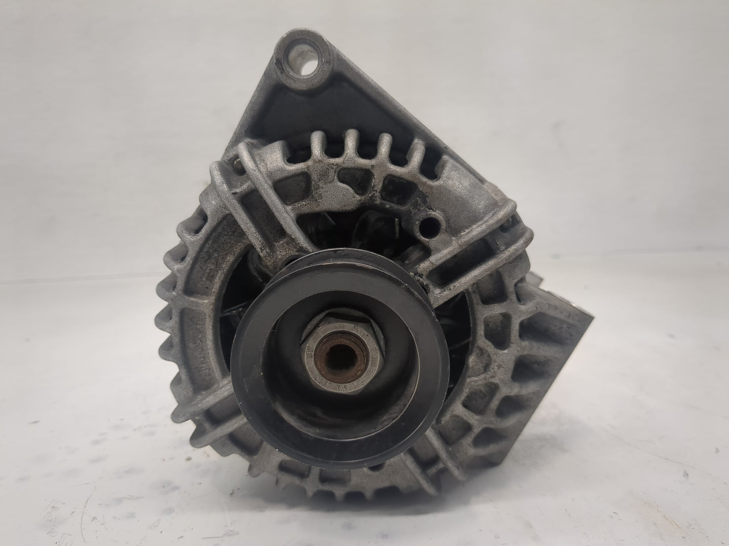 2006-2011 Chevrolet Impala Alternator Replacement Generator Charging Assembly Engine OEM P/N:0 124 425 102 Fits OEM Used Aut