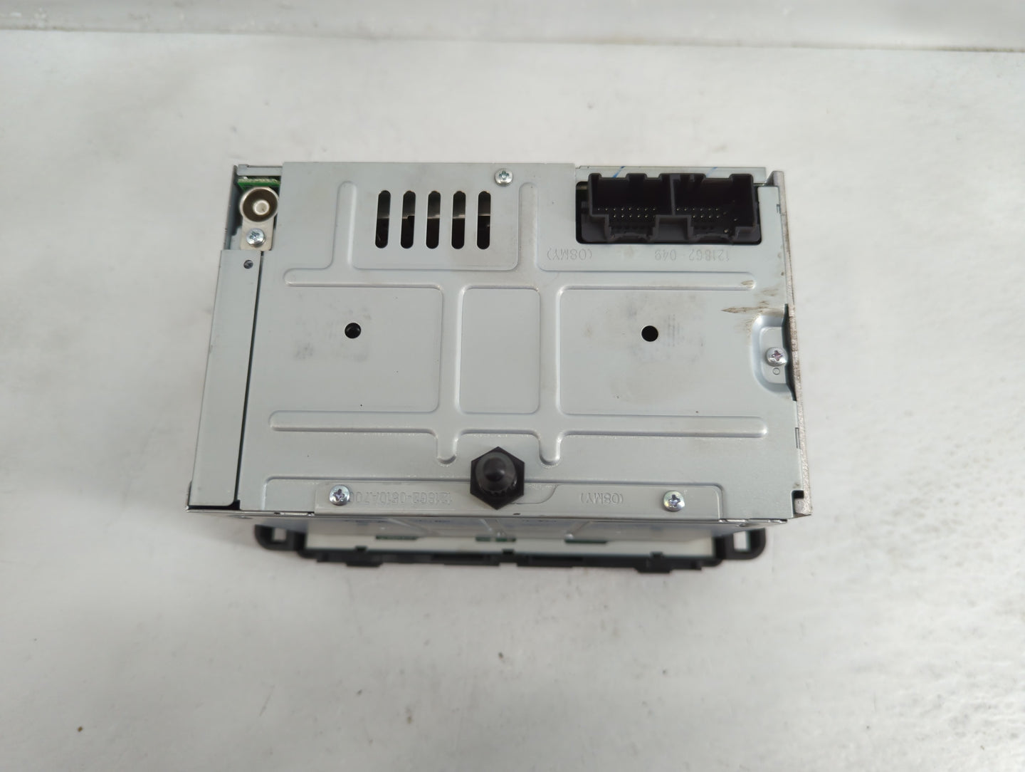 2009 Chevrolet Impala Radio AM FM Cd Player Receiver Replacement P/N:25980720 Fits OEM Used Auto Parts - Oemusedautoparts1.c