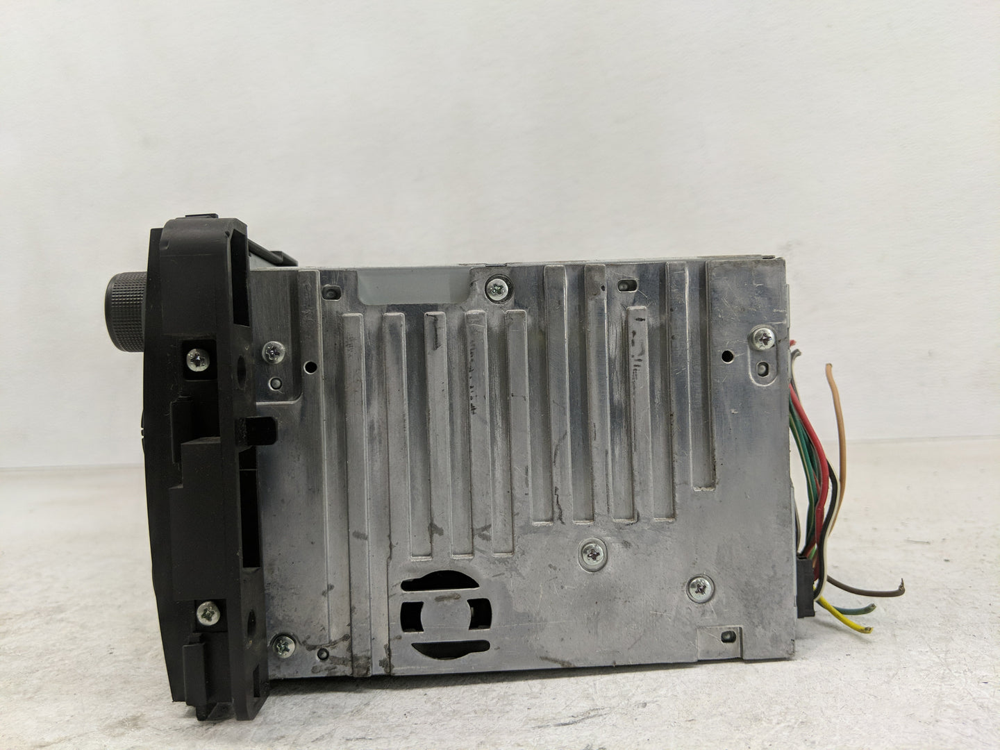 2009-2010 Chevrolet Impala Radio AM FM Cd Player Receiver Replacement Fits Fits 2009 2010 OEM Used Auto Parts - Oemusedautop