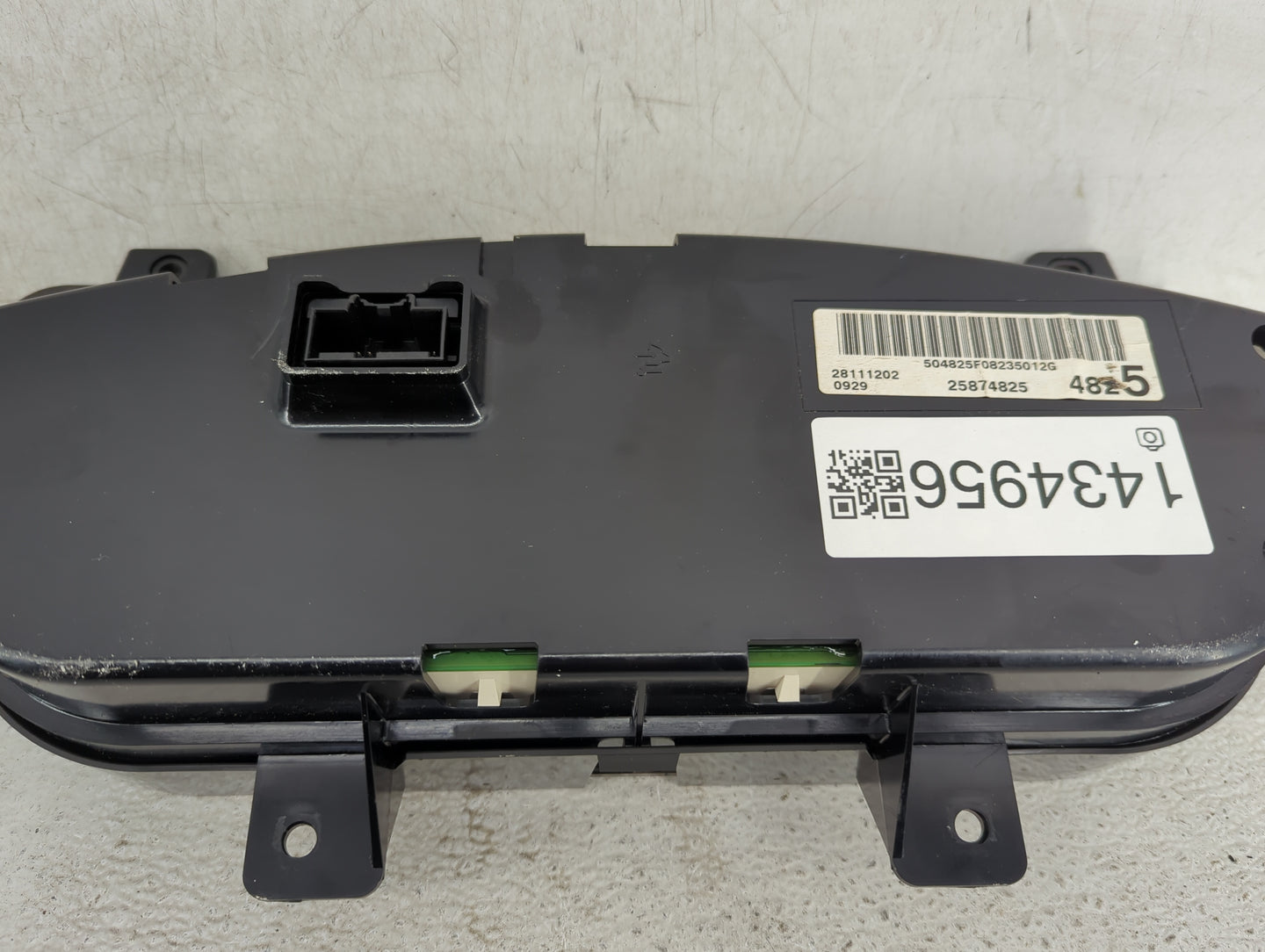 2009-2011 Chevrolet Impala Instrument Cluster Speedometer Gauges P/N:25874825 28111202 Fits Fits 2009 2010 2011 OEM Used Aut