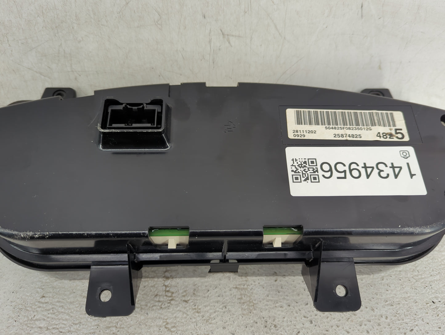 2009-2011 Chevrolet Impala Instrument Cluster Speedometer Gauges P/N:25874825 28111202 Fits Fits 2009 2010 2011 OEM Used Aut