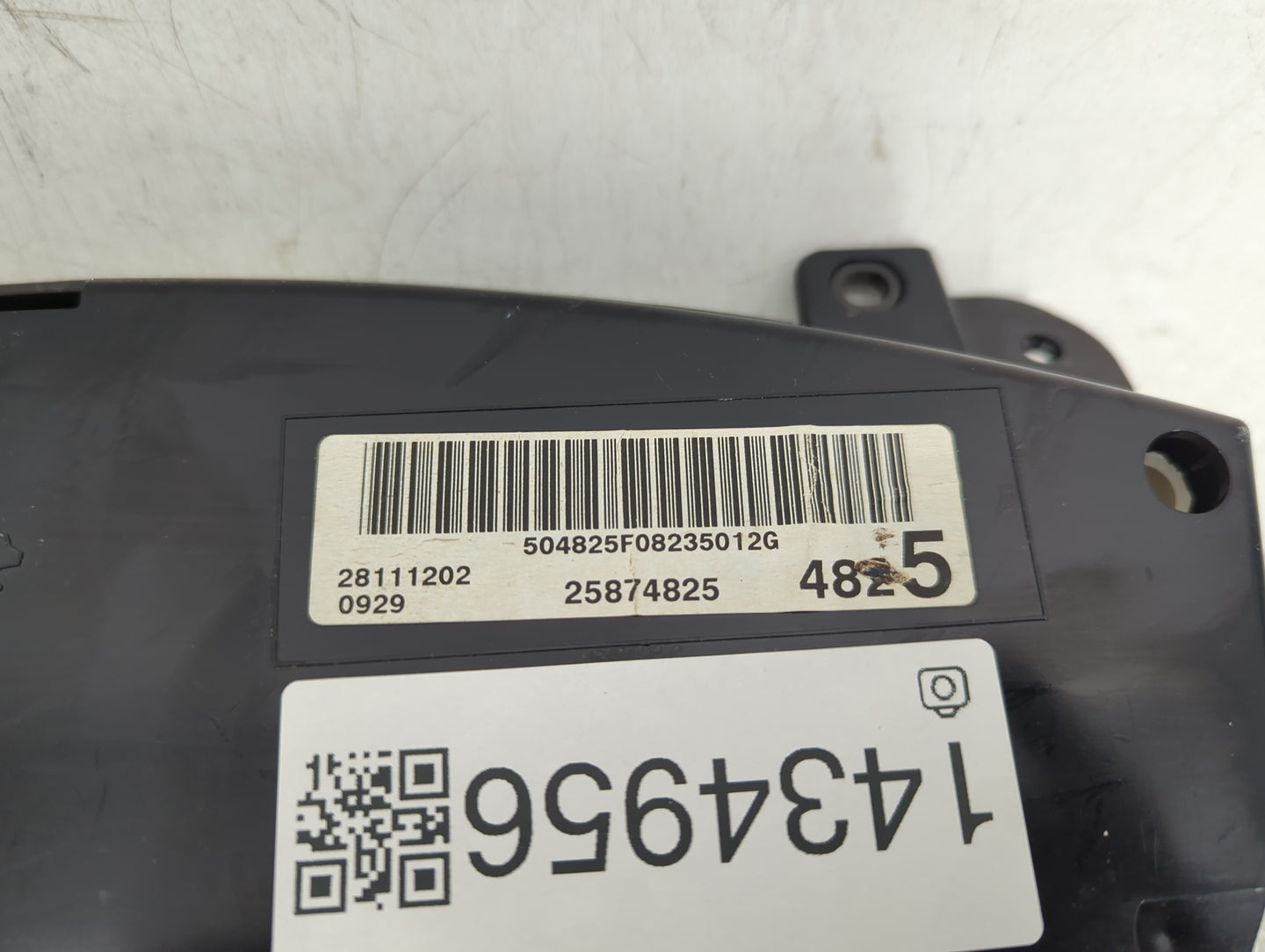 2009-2011 Chevrolet Impala Instrument Cluster Speedometer Gauges P/N:25874825 28111202 Fits Fits 2009 2010 2011 OEM Used Aut
