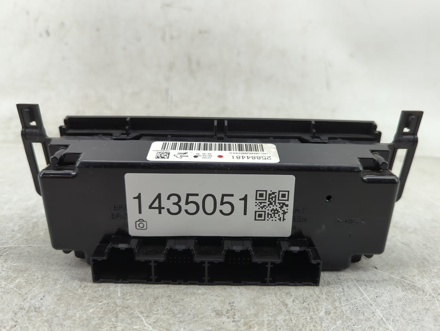 2006-2011 Chevrolet Impala Climate Control Module Temperature AC/Heater Replacement P/N:25884481 Fits OEM Used Auto Parts - 