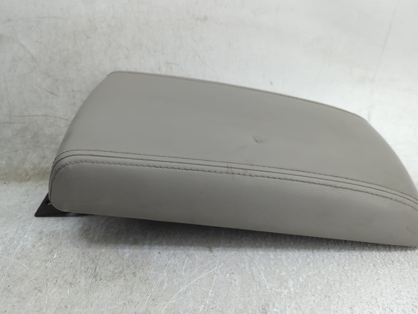 2009 Chevrolet Impala Center Console Armrest Cover Lid Fits OEM Used Auto Parts - Oemusedautoparts1.com