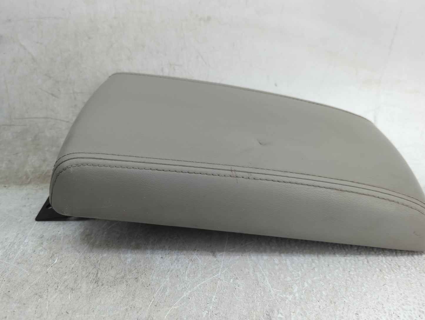 2009 Chevrolet Impala Center Console Armrest Cover Lid Fits OEM Used Auto Parts - Oemusedautoparts1.com
