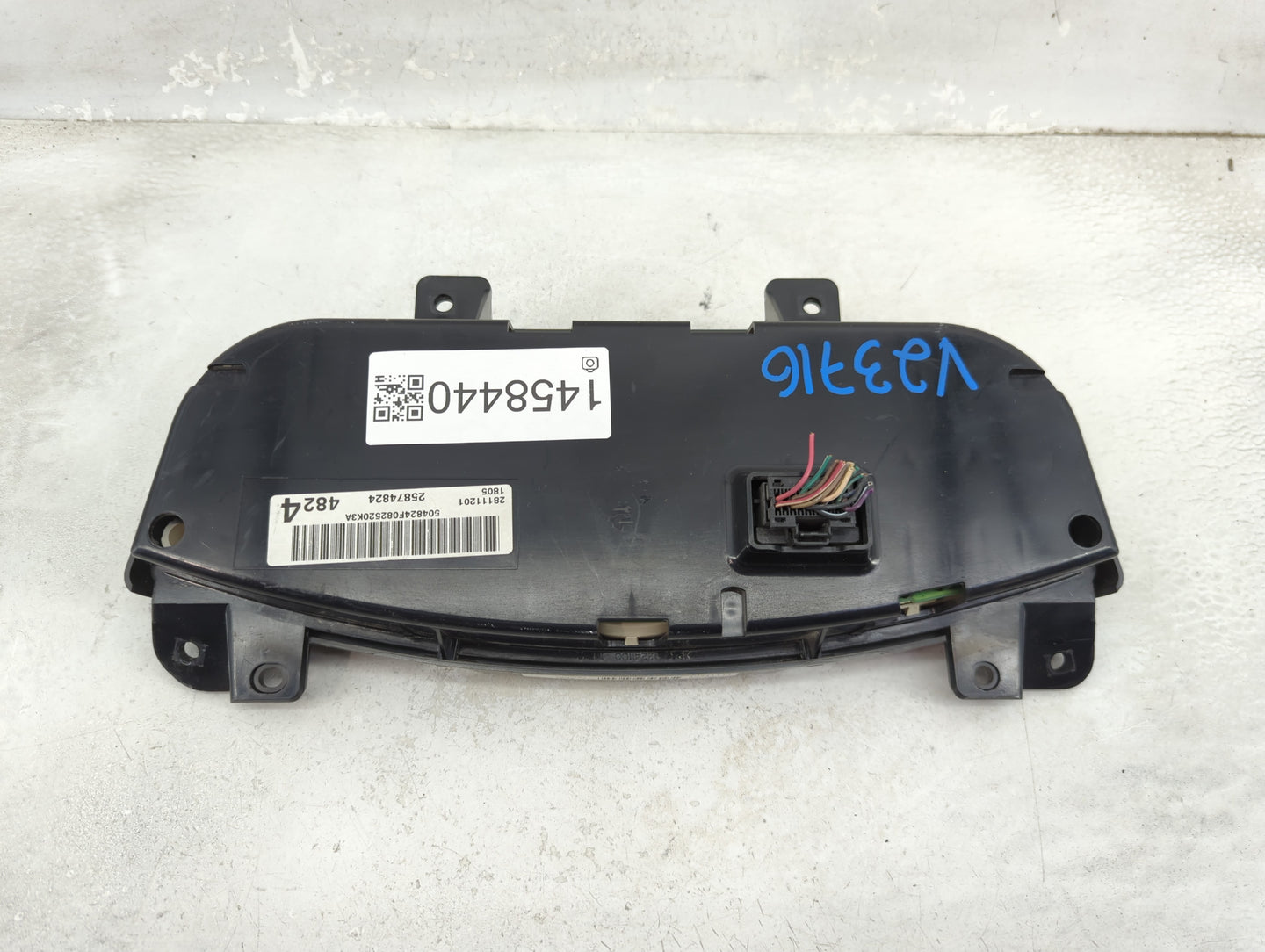 2009 Chevrolet Impala Instrument Cluster Speedometer Gauges P/N:25874824 504824F082520K3A, 28111201 Miles: Fits OEM Used Aut