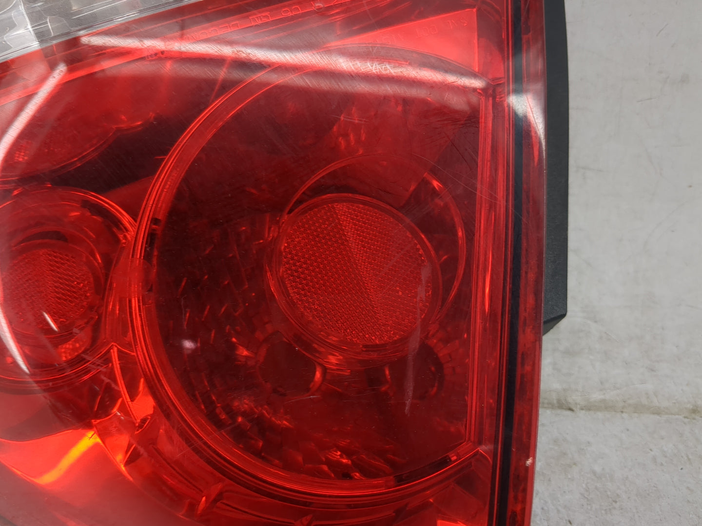 2006-2016 Chevrolet Impala Tail Light Assembly Passenger Right OEM P/N:25971599 Fits OEM Used Auto Parts - Oemusedautoparts1