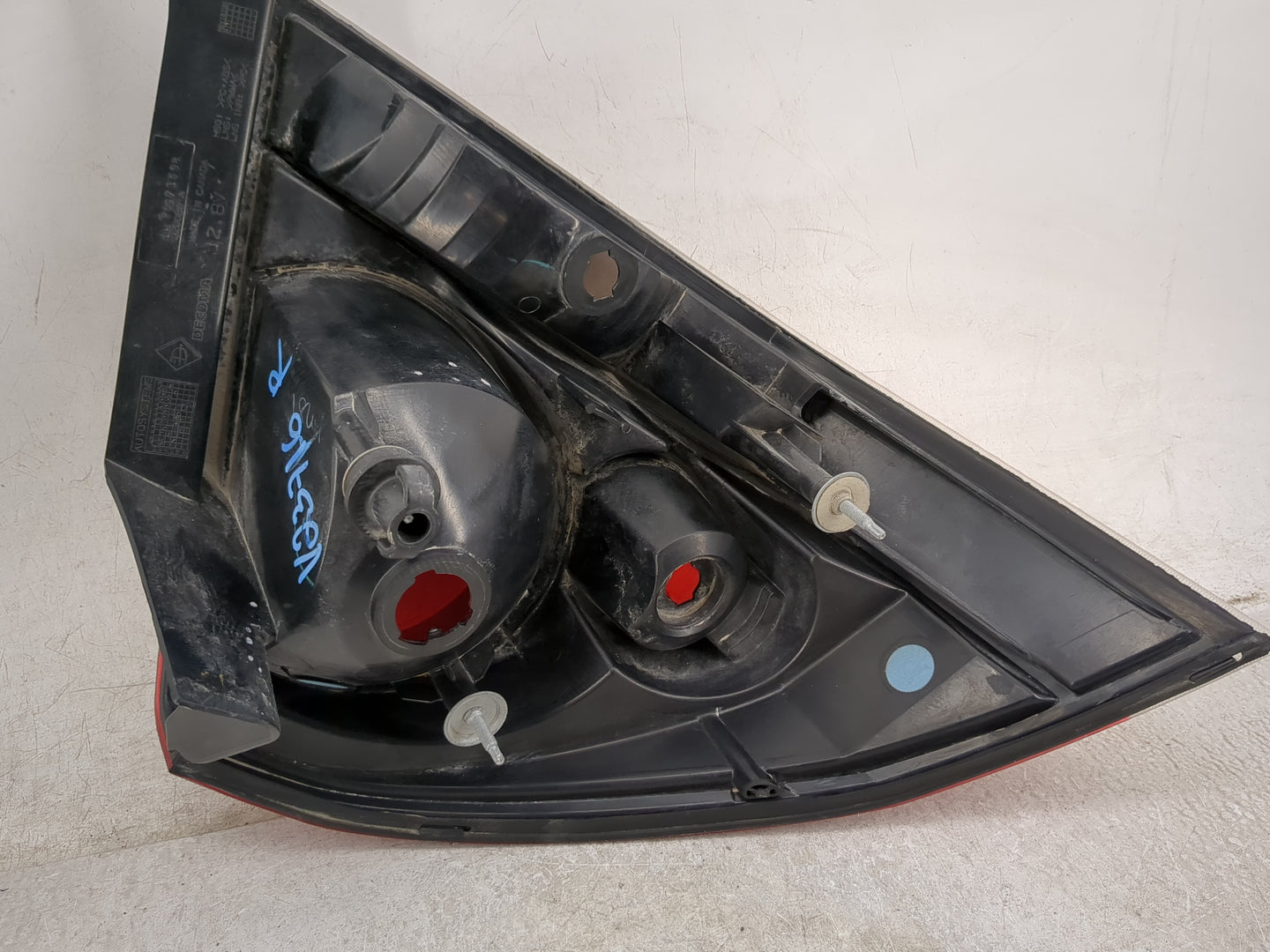 2006-2016 Chevrolet Impala Tail Light Assembly Passenger Right OEM P/N:25971599 Fits OEM Used Auto Parts - Oemusedautoparts1