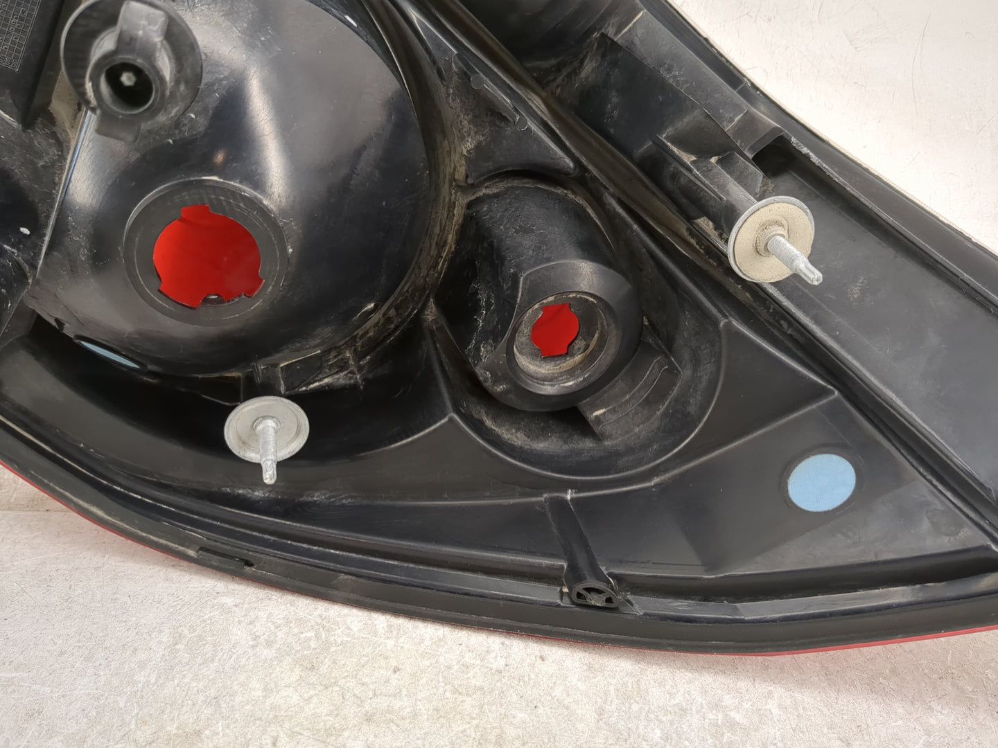 2006-2016 Chevrolet Impala Tail Light Assembly Passenger Right OEM P/N:25971599 Fits OEM Used Auto Parts - Oemusedautoparts1