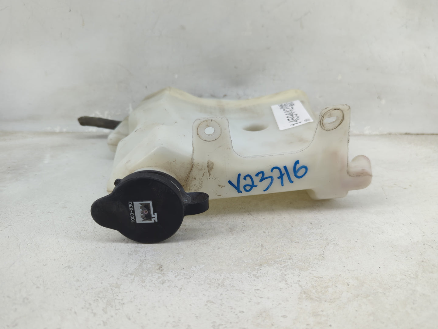 2009 Chevrolet Impala Windshield Washer Fluid Reservoir Bottle Oem - Oemusedautoparts1.com