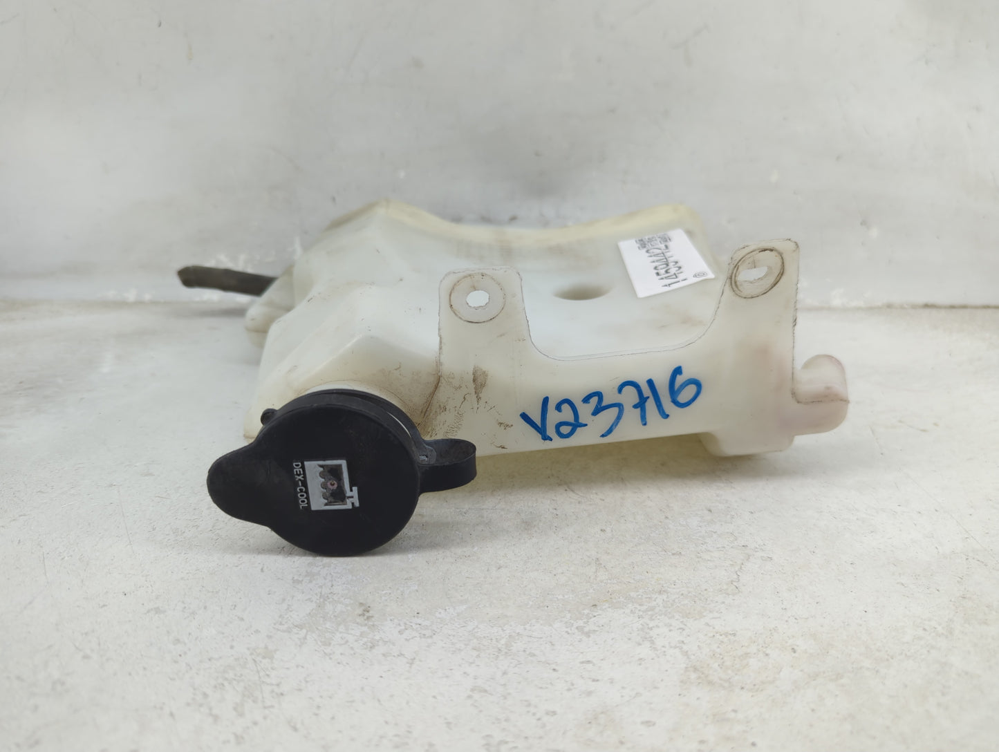 2009 Chevrolet Impala Windshield Washer Fluid Reservoir Bottle Oem - Oemusedautoparts1.com