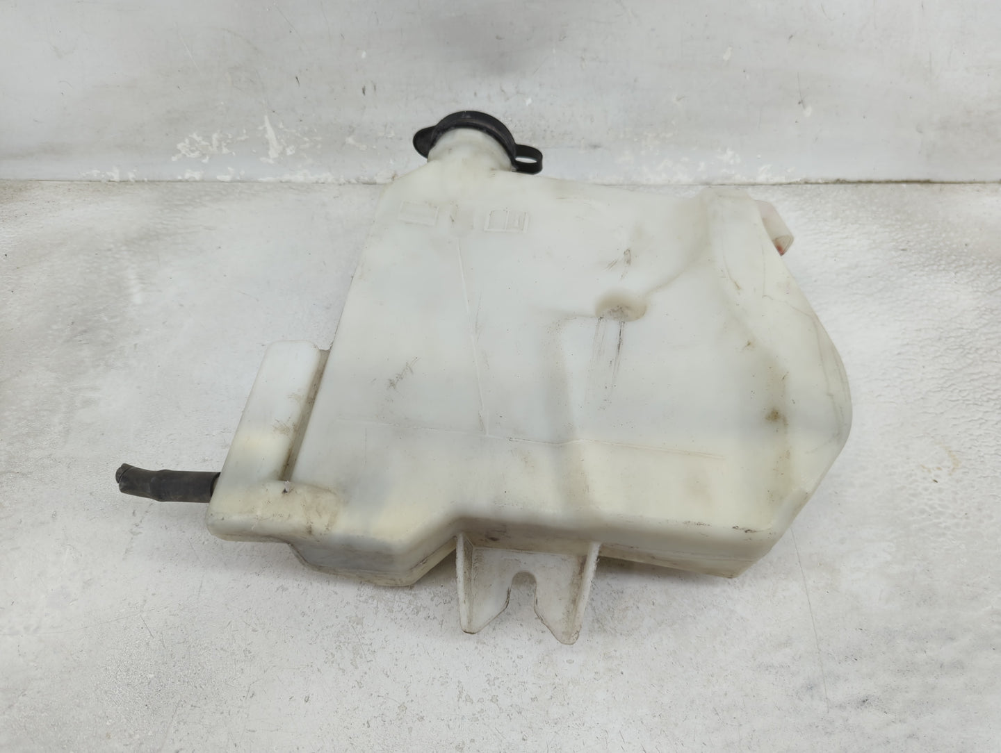 2009 Chevrolet Impala Windshield Washer Fluid Reservoir Bottle Oem - Oemusedautoparts1.com