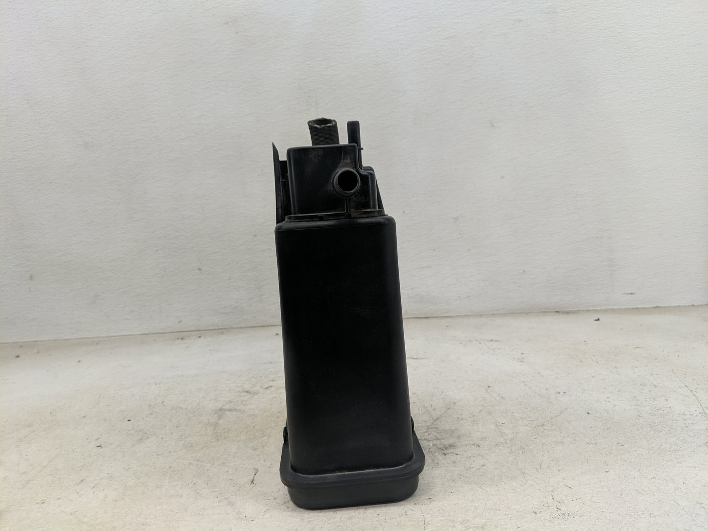 2009 Chevrolet Impala Fuel Vapor Charcoal Canister - Oemusedautoparts1.com