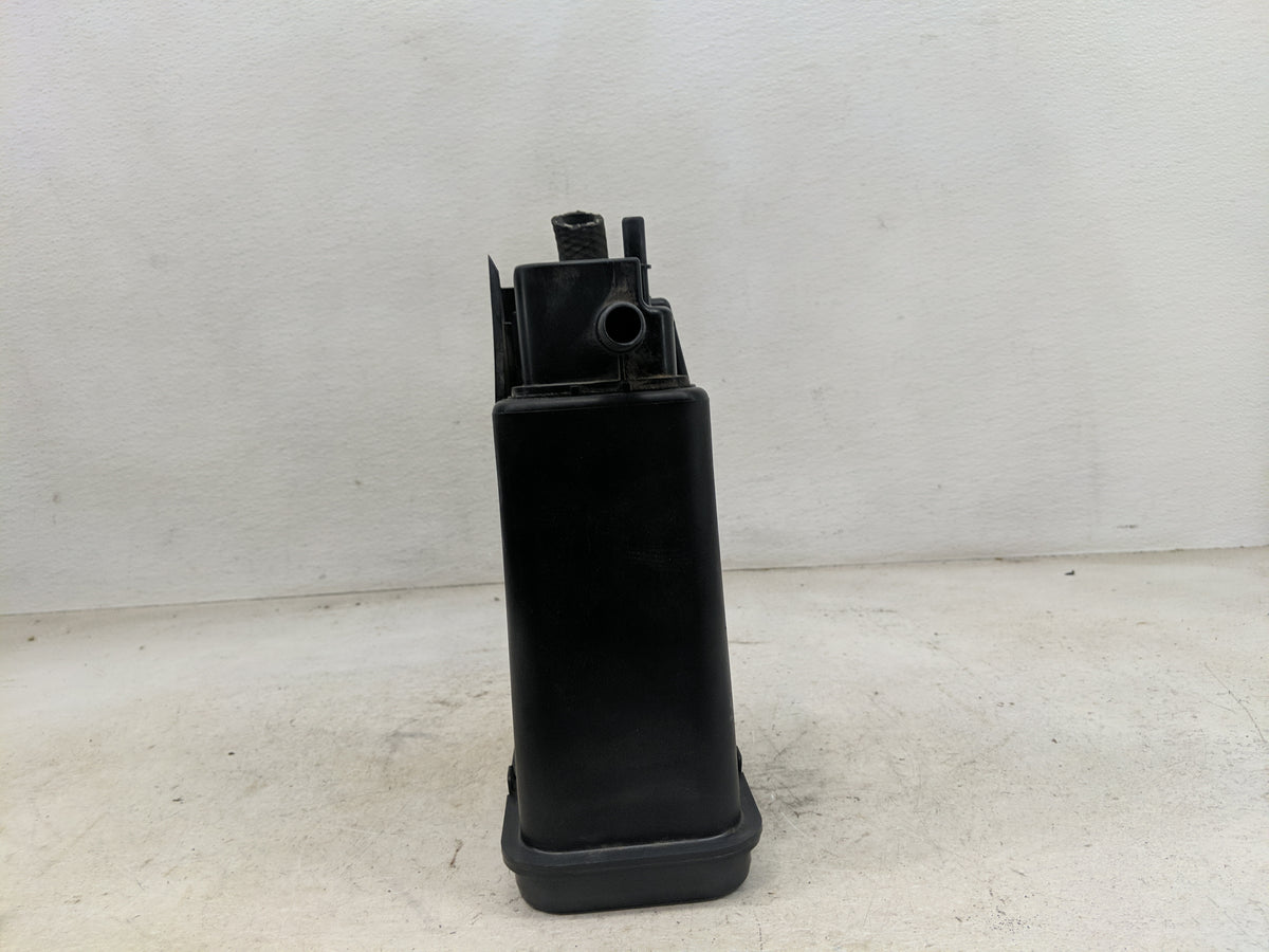 2009 Chevrolet Impala Fuel Vapor Charcoal Canister 1462032 - Oemusedautoparts1.com