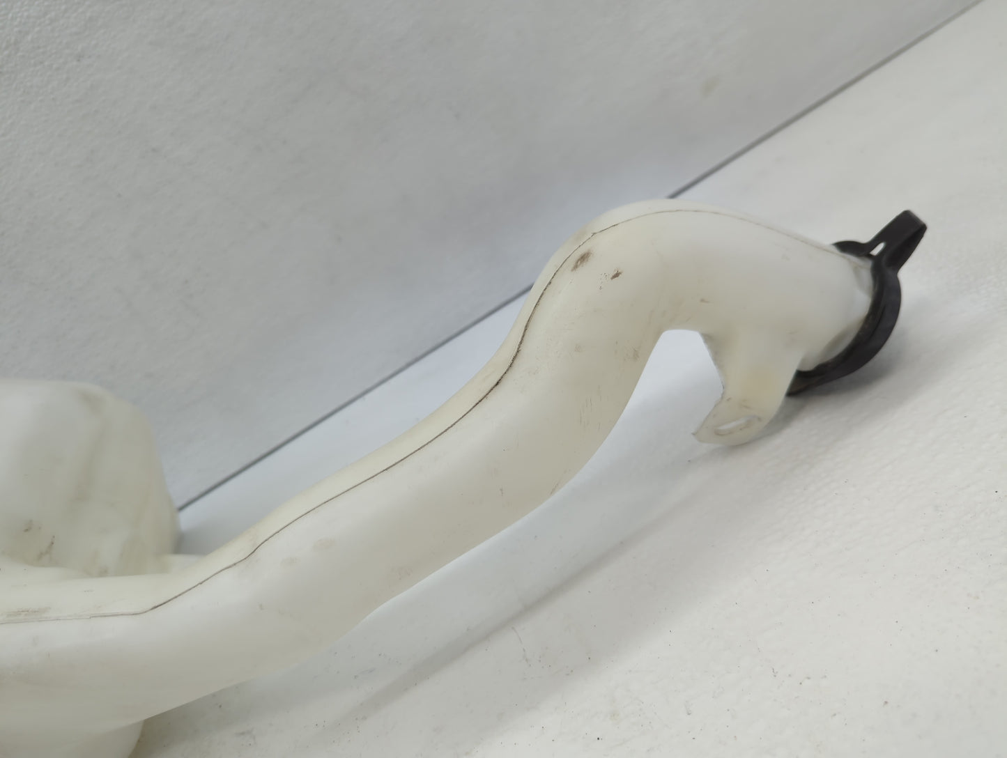 2006-2016 Chevrolet Impala Windshield Washer Fluid Reservoir Bottle Oem - Oemusedautoparts1.com