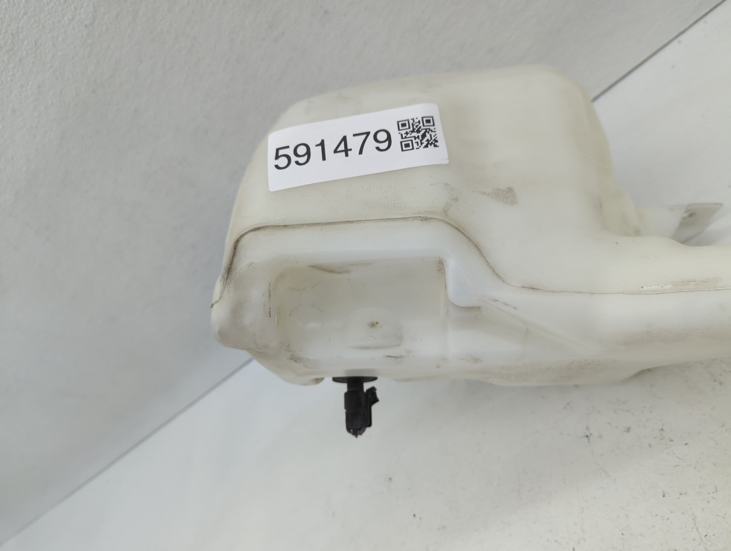 2006-2016 Chevrolet Impala Windshield Washer Fluid Reservoir Bottle Oem - Oemusedautoparts1.com