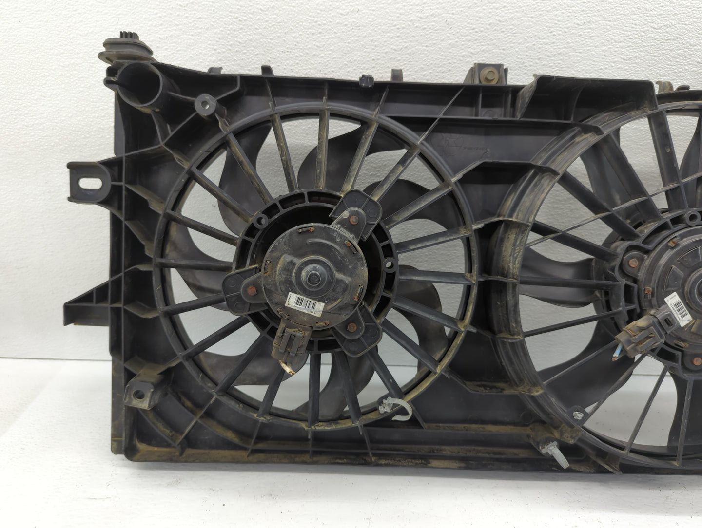 2006-2011 Chevrolet Impala Left Radiator Fan Motor Assembly - Oemusedautoparts1.com