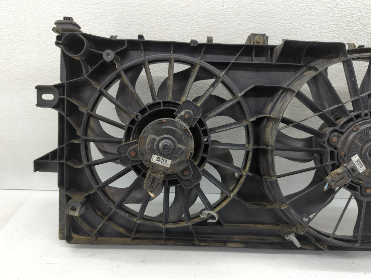 2006-2011 Chevrolet Impala Left Radiator Fan Motor Assembly - Oemusedautoparts1.com