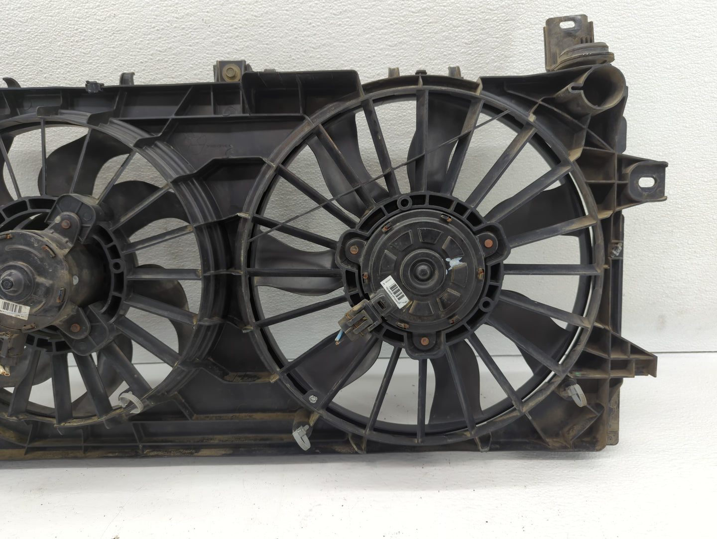 2006-2011 Chevrolet Impala Left Radiator Fan Motor Assembly - Oemusedautoparts1.com