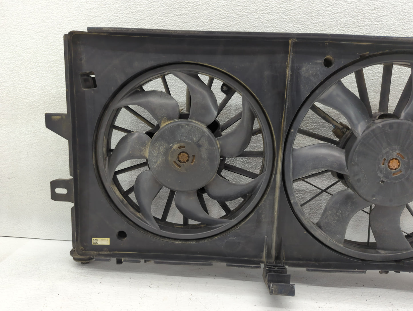 2006-2011 Chevrolet Impala Left Radiator Fan Motor Assembly - Oemusedautoparts1.com