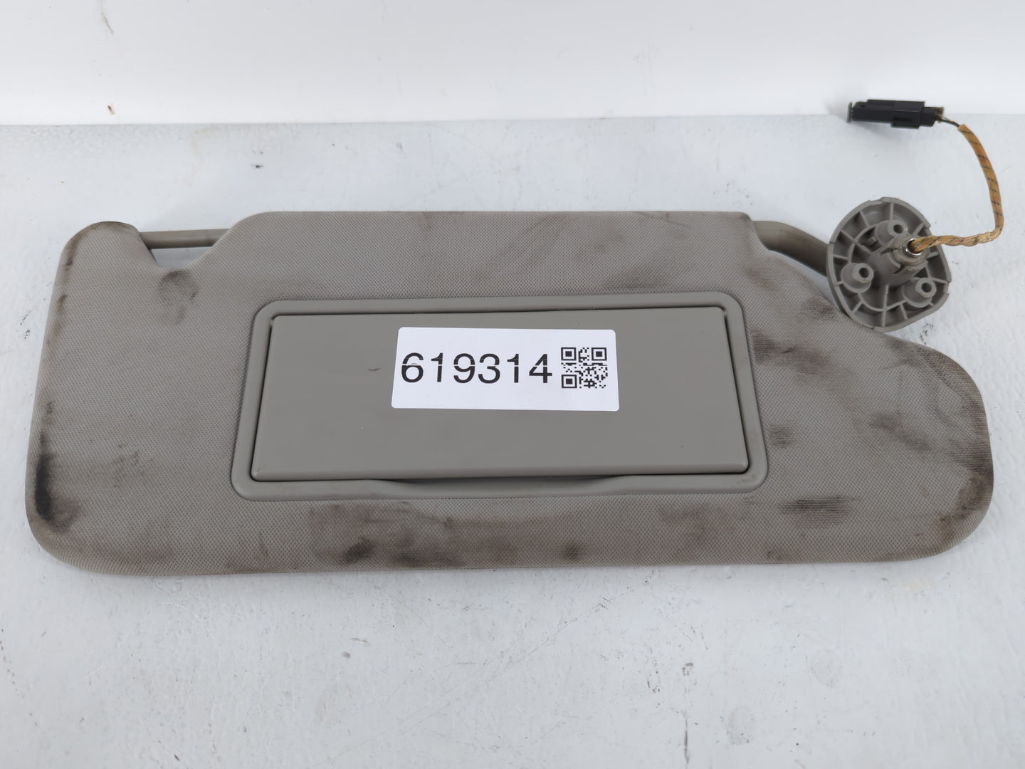 2006-2016 Chevrolet Impala Sun Visor Shade Replacement Passenger Right Mirror Fits OEM Used Auto Parts - Oemusedautoparts1.c