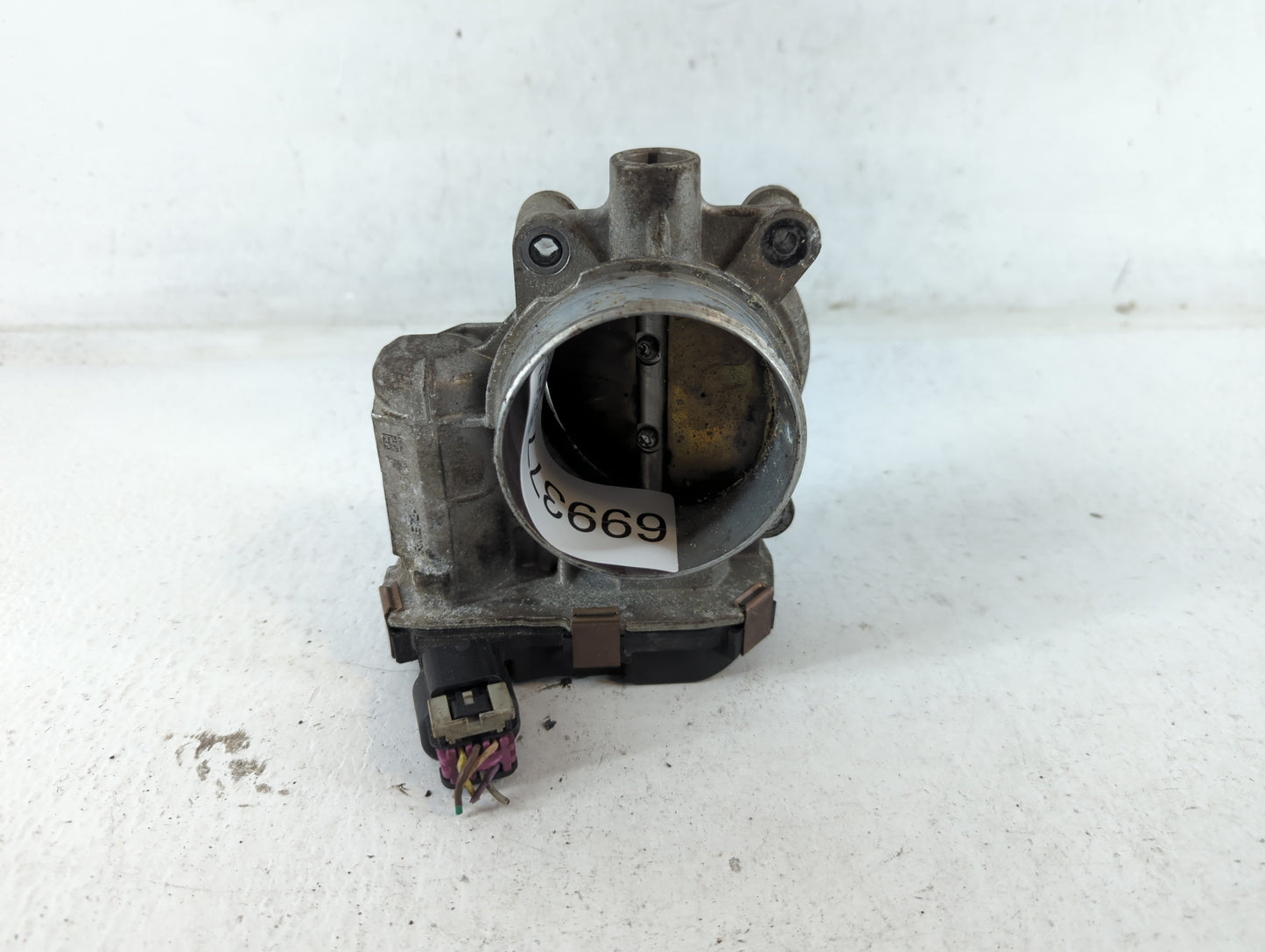 2006-2011 Chevrolet Impala Throttle Body P/N:RME72 Fits Fits 2006 2007 2008 2009 2010 2011 OEM Used Auto Parts - Oemusedauto