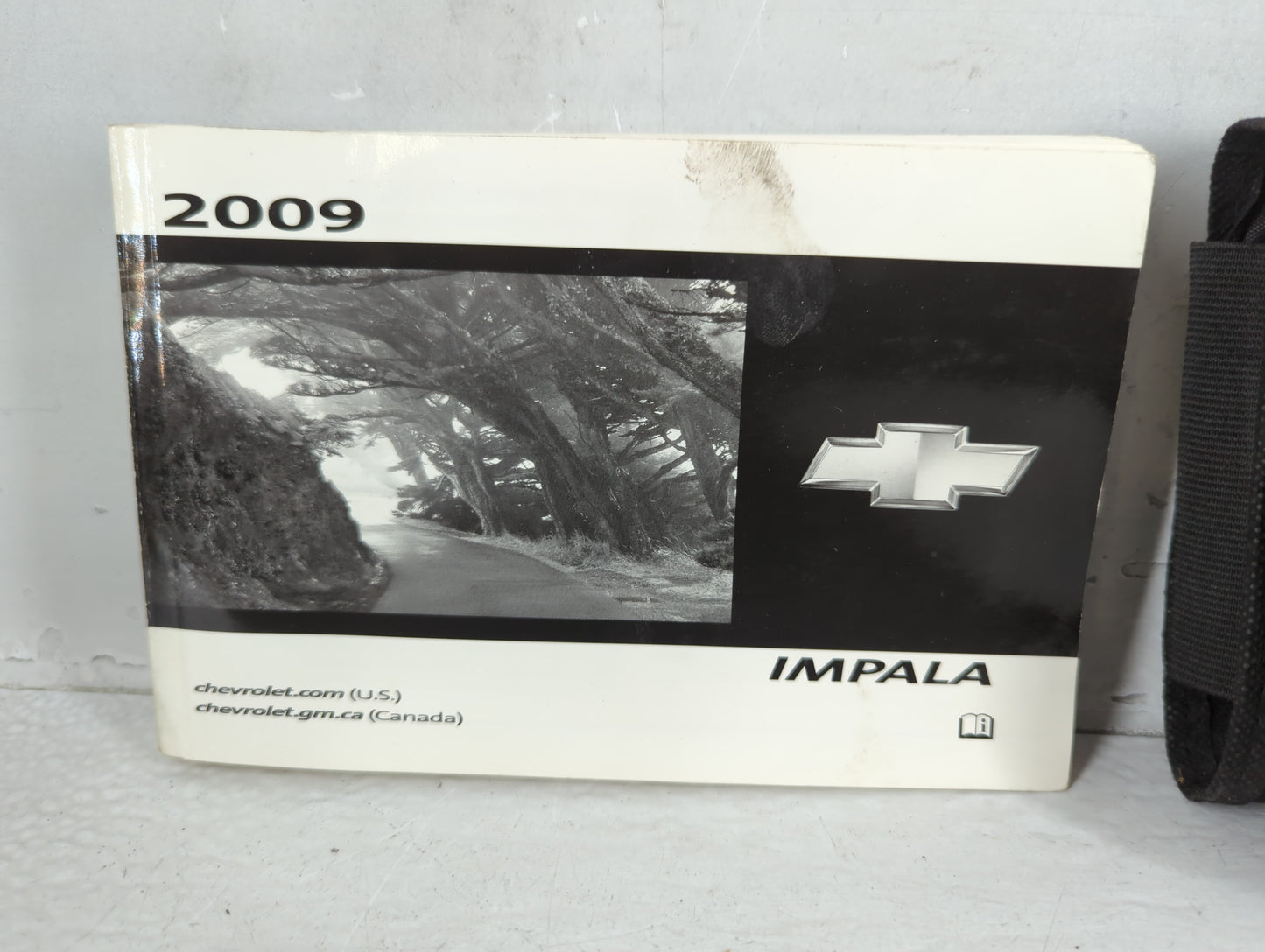 2009 Chevrolet Impala Owners Manual Book Guide P/N:25783631 OEM Used Auto Parts - Oemusedautoparts1.com