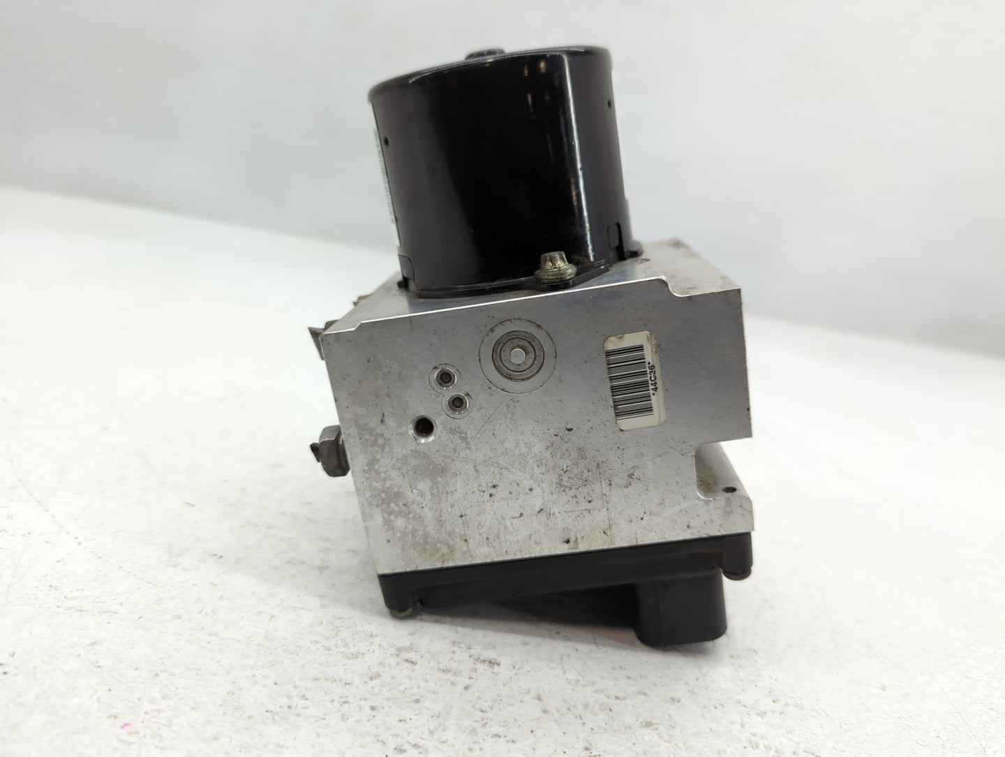 2008-2011 Chevrolet Impala ABS Pump Control Module Replacement P/N:25894182 Fits Fits 2008 2009 2010 2011 OEM Used Auto Part