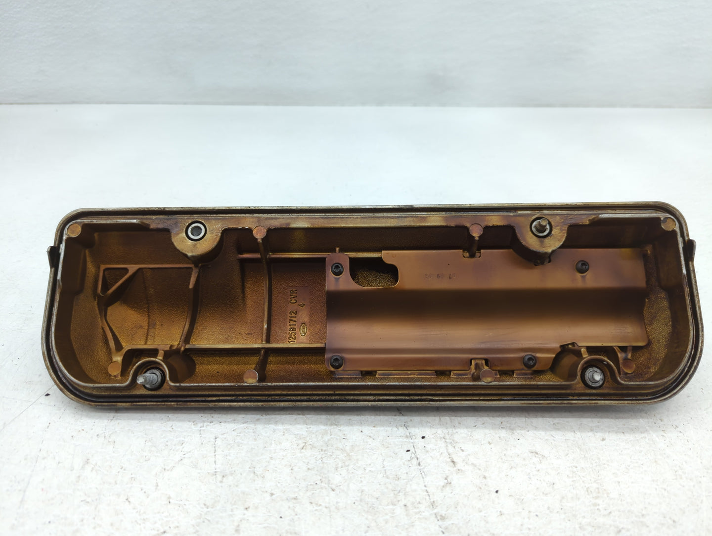2009 Chevrolet Impala Driver Left Cylinder Head Valve Cover P/N:12591712 Fits OEM Used Auto Parts - Oemusedautoparts1.com