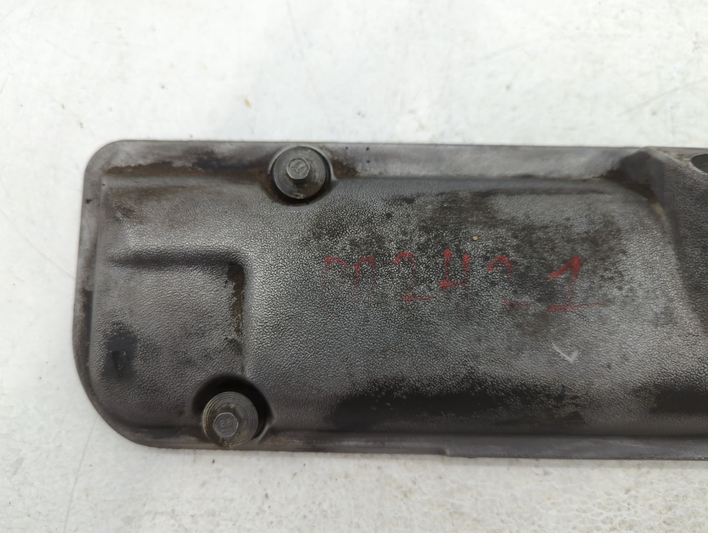 2009 Chevrolet Impala Driver Left Cylinder Head Valve Cover P/N:GM 12606107 CVR Fits OEM Used Auto Parts - Oemusedautoparts1