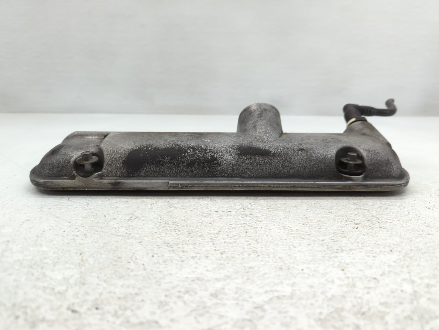 2009 Chevrolet Impala Driver Left Cylinder Head Valve Cover P/N:GM 12606107 CVR Fits OEM Used Auto Parts - Oemusedautoparts1
