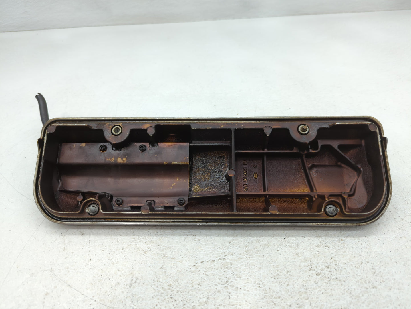 2009 Chevrolet Impala Driver Left Cylinder Head Valve Cover P/N:GM 12606107 CVR Fits OEM Used Auto Parts - Oemusedautoparts1