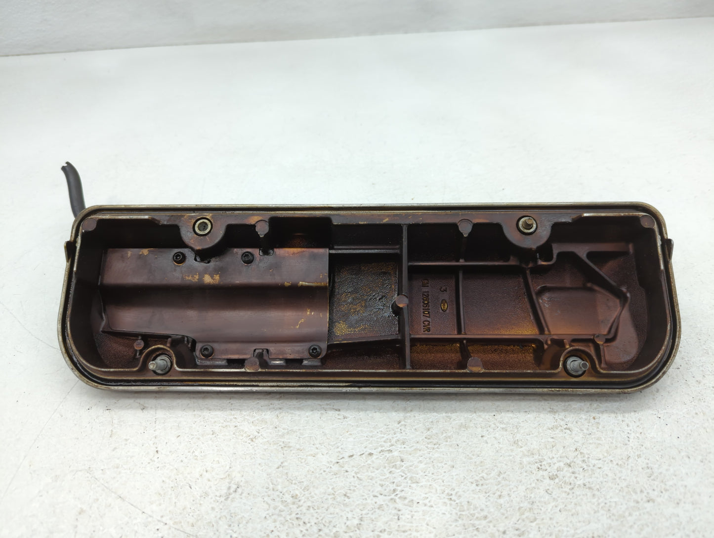 2009 Chevrolet Impala Driver Left Cylinder Head Valve Cover P/N:GM 12606107 CVR Fits OEM Used Auto Parts - Oemusedautoparts1