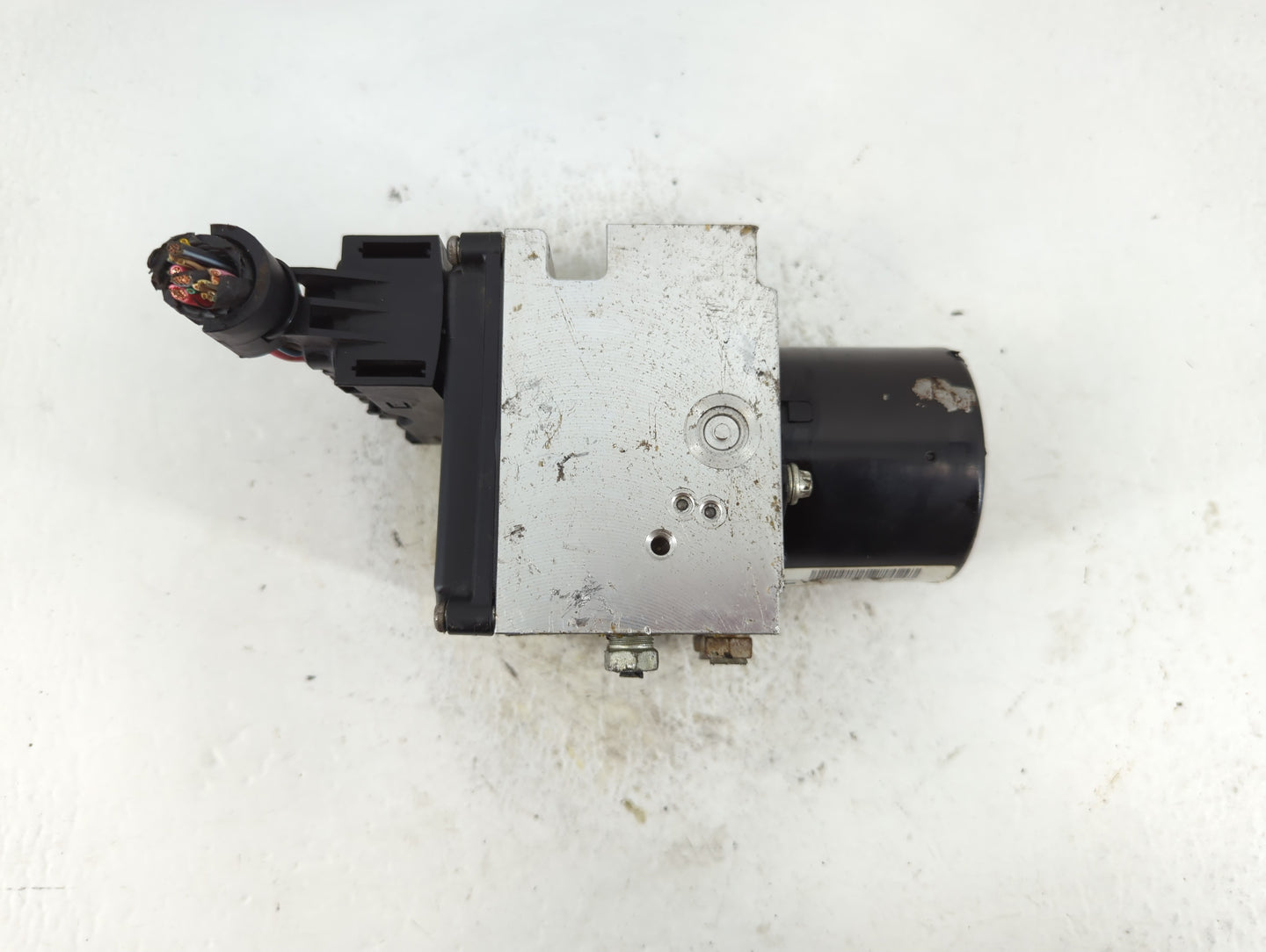 2008-2009 Chevrolet Malibu ABS Pump Control Module Replacement P/N:25949990 Fits Fits 2008 2009 OEM Used Auto Parts - Oemuse